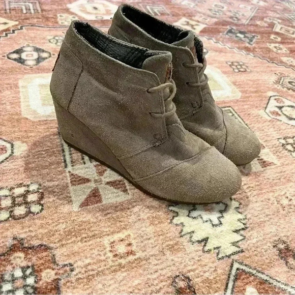 Toms Suede Desert Wedge Boots - Picture 1 of 7